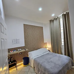 Room&jacuzzi Naples